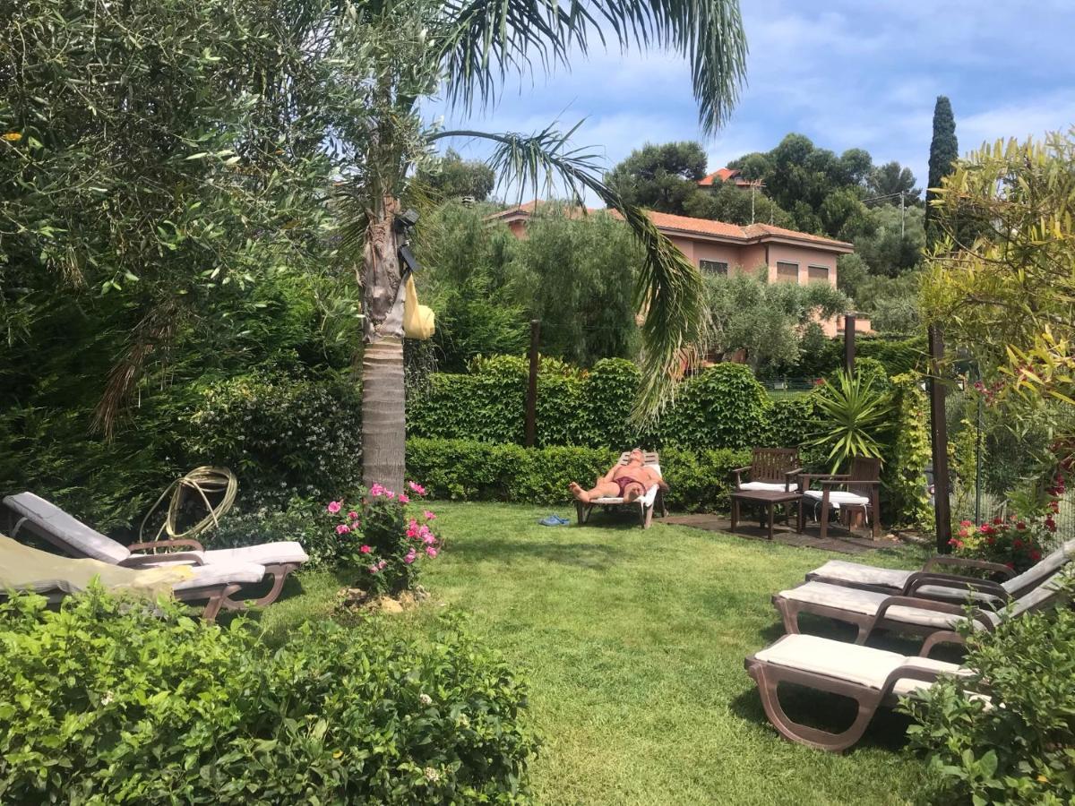 Le Jardin Sur Mer Avec Bike Et Mtb Tour Hotel อิมเปรีอา ภายนอก รูปภาพ